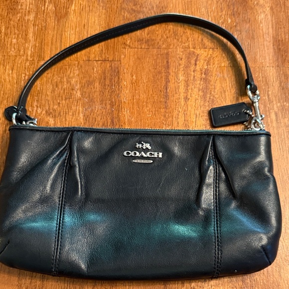 Coach  Black Leather large wristlet/clutch - Picture 1 of 5